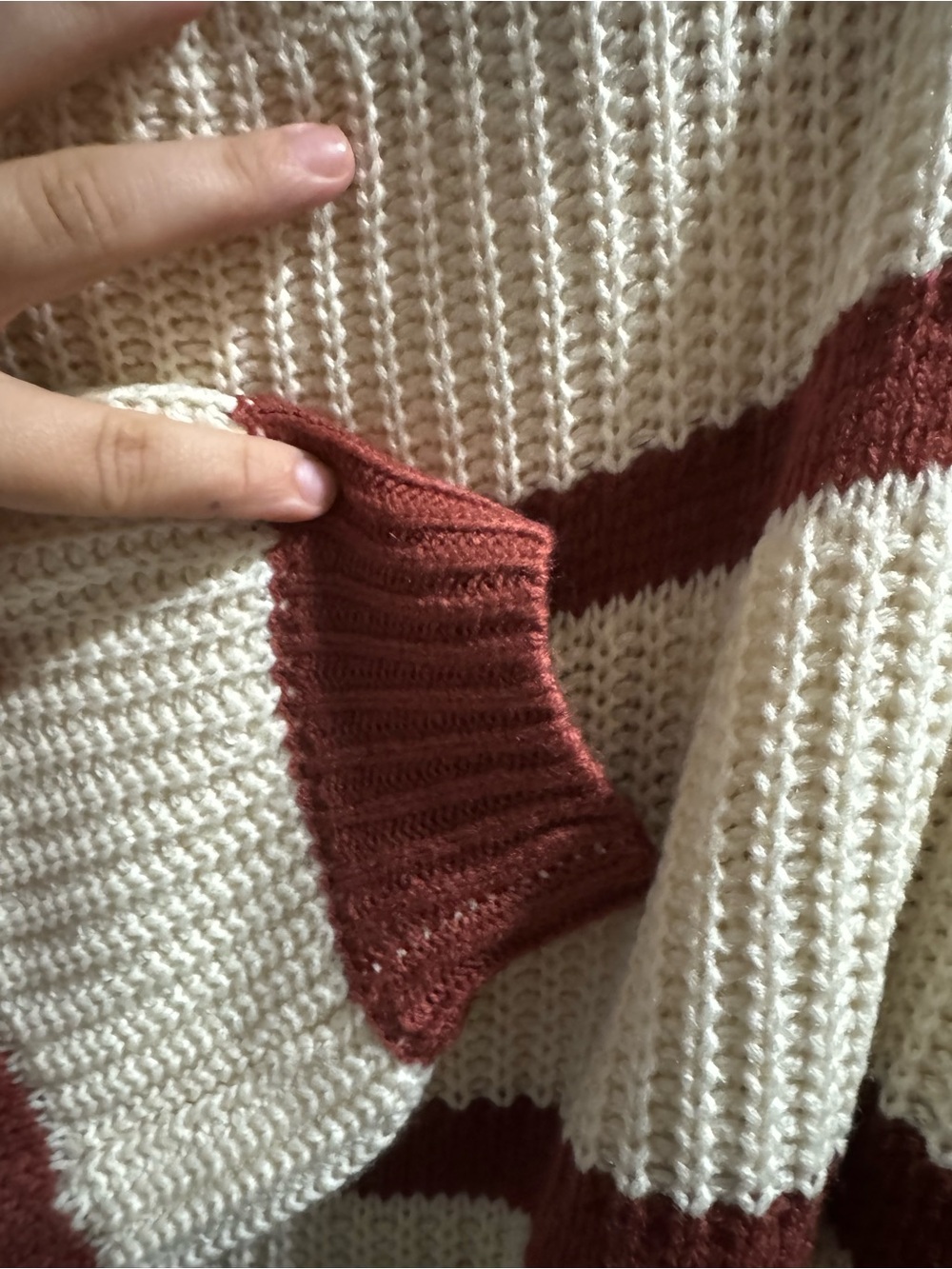 Source Unknown Cream Sweater with Rust Stripe Accents - Picture 5 of 6